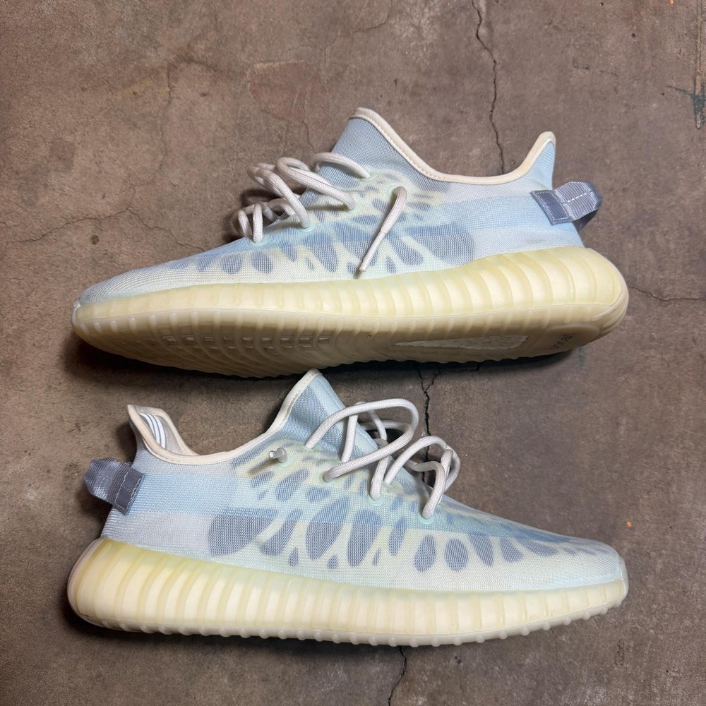 adidas Yeezy Boost 350 V2 Mono Ice Blue GW2869 Mens 11.5 w/ Box